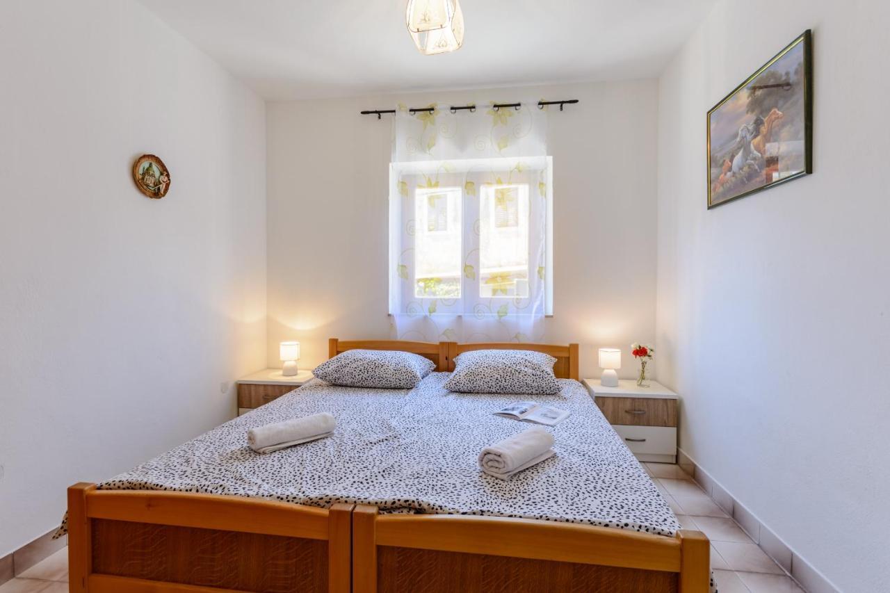 Apartments By The Sea Sumartin, Brac - 2952 Dış mekan fotoğraf