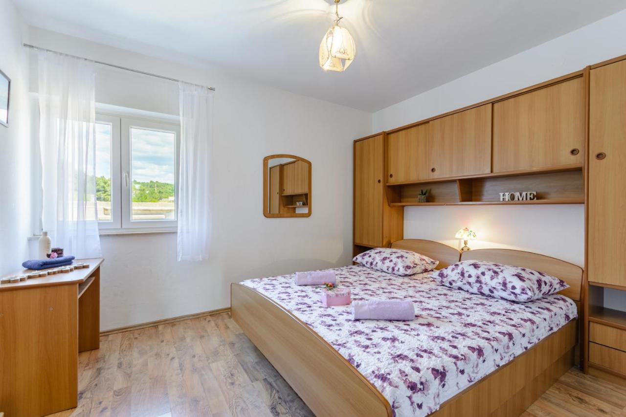 Apartments By The Sea Sumartin, Brac - 2952 Dış mekan fotoğraf